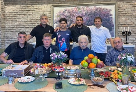 Dünya, Olimpiya və Avropa Çempionları İdman Xadimi Cavanşir Qurbanovu ziyarət ediblər - FOTOLAR
