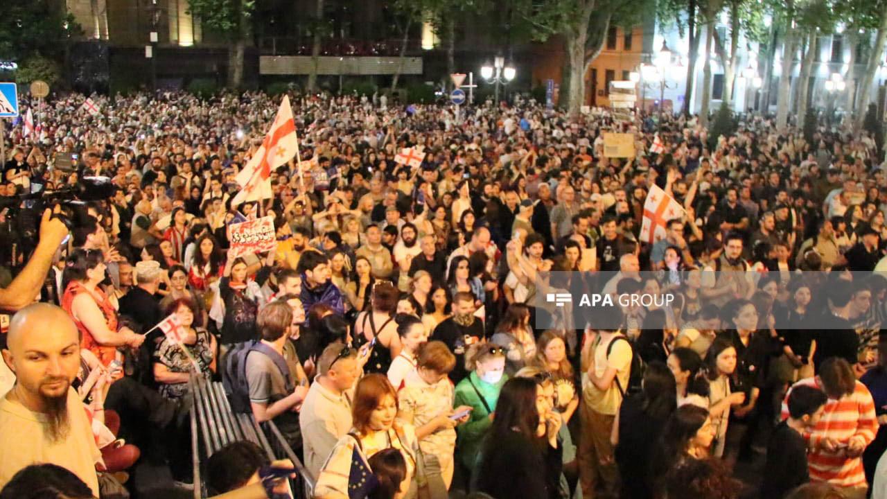 Tbilisidə keçirilən etiraz aksiyaları zamanı 63 nəfər saxlanılıb - VİDEO+FOTOLAR